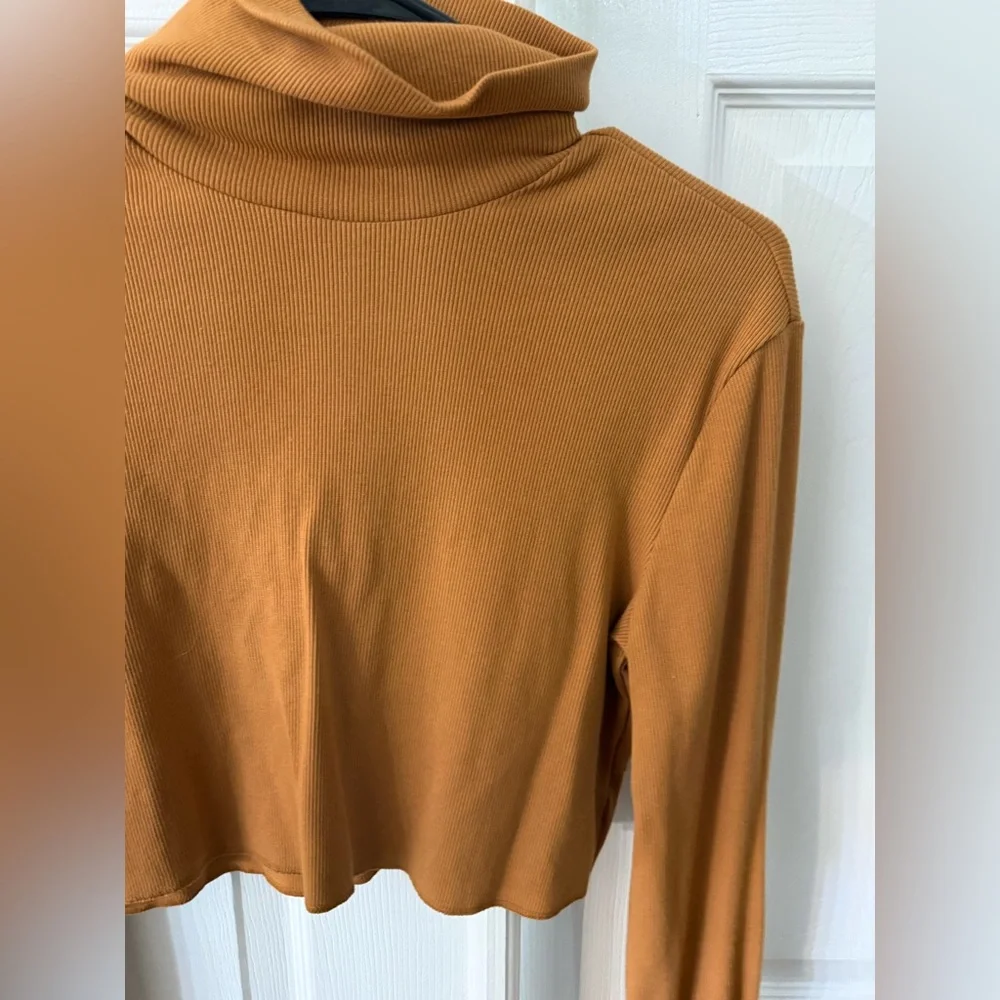 Forever 21 Women's Brown Cropped Turtleneck - Picture 3 of 6